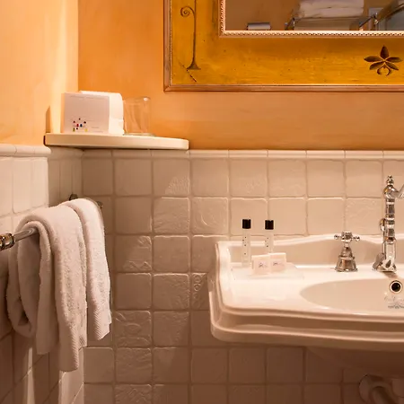 Hotel Tenuta La Cascinetta 4*