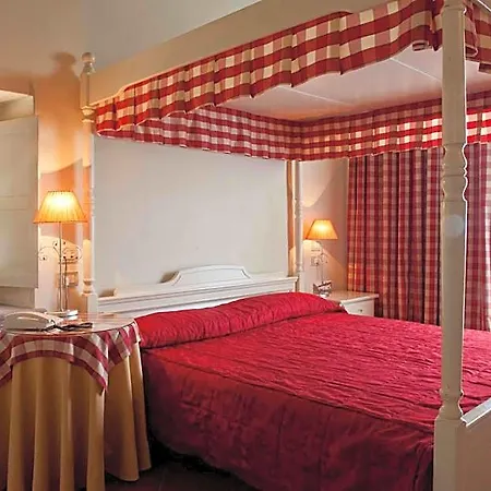 Tenuta La Cascinetta Hotel 4*